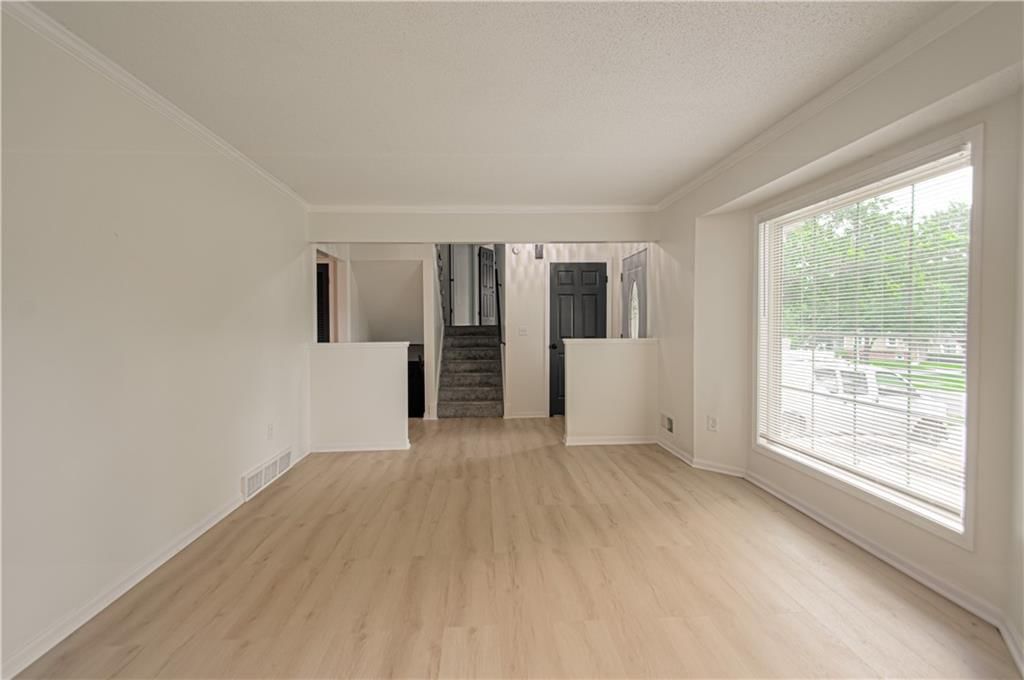 10407 Long Street — photo 8