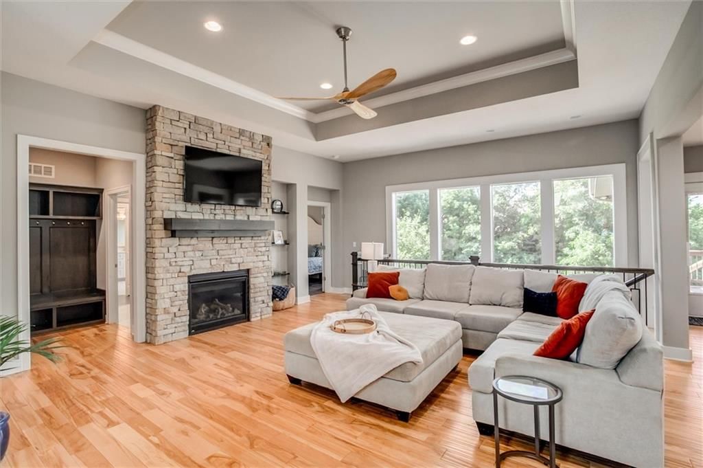 22235 W 98th Terrace — photo 5