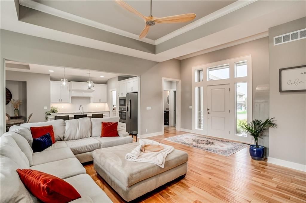 22235 W 98th Terrace — photo 13