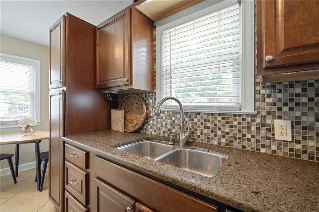 5549 Caenen Street — photo 9