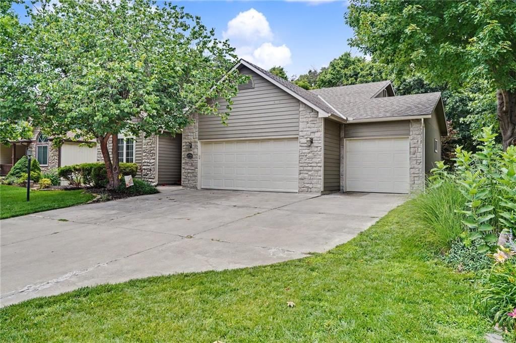 3238 Huntington Road, Lawrence, KS