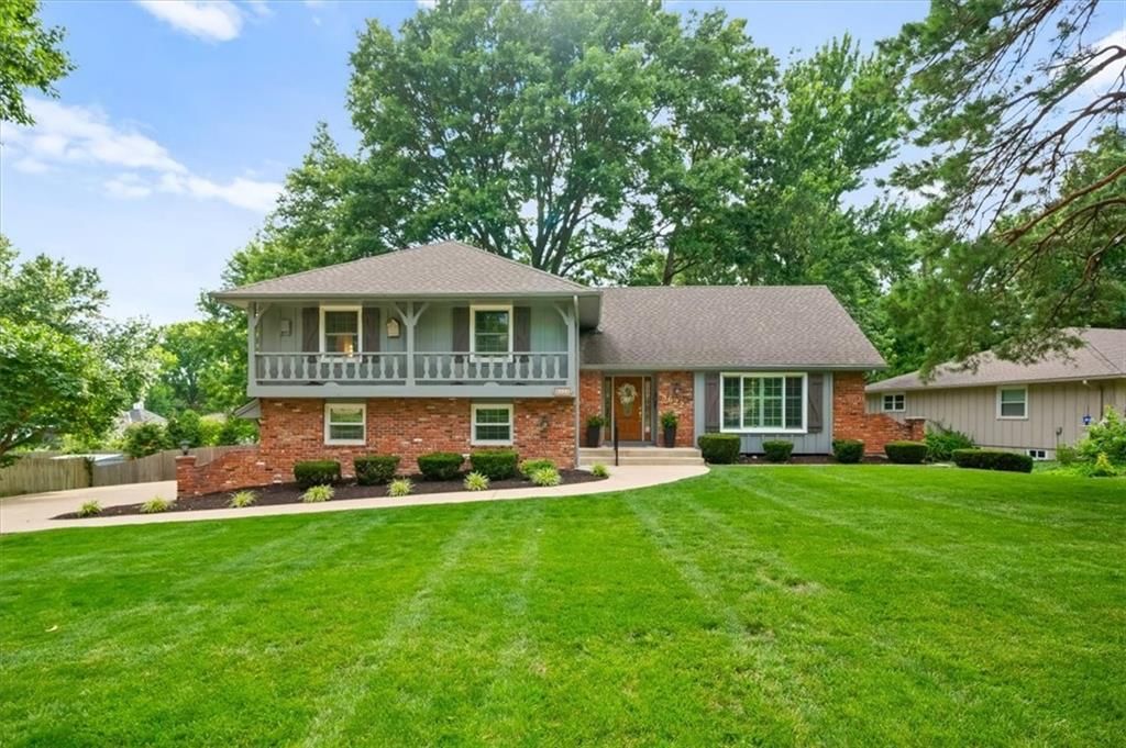 8622 Broadmoor Street, Overland Park, KS
