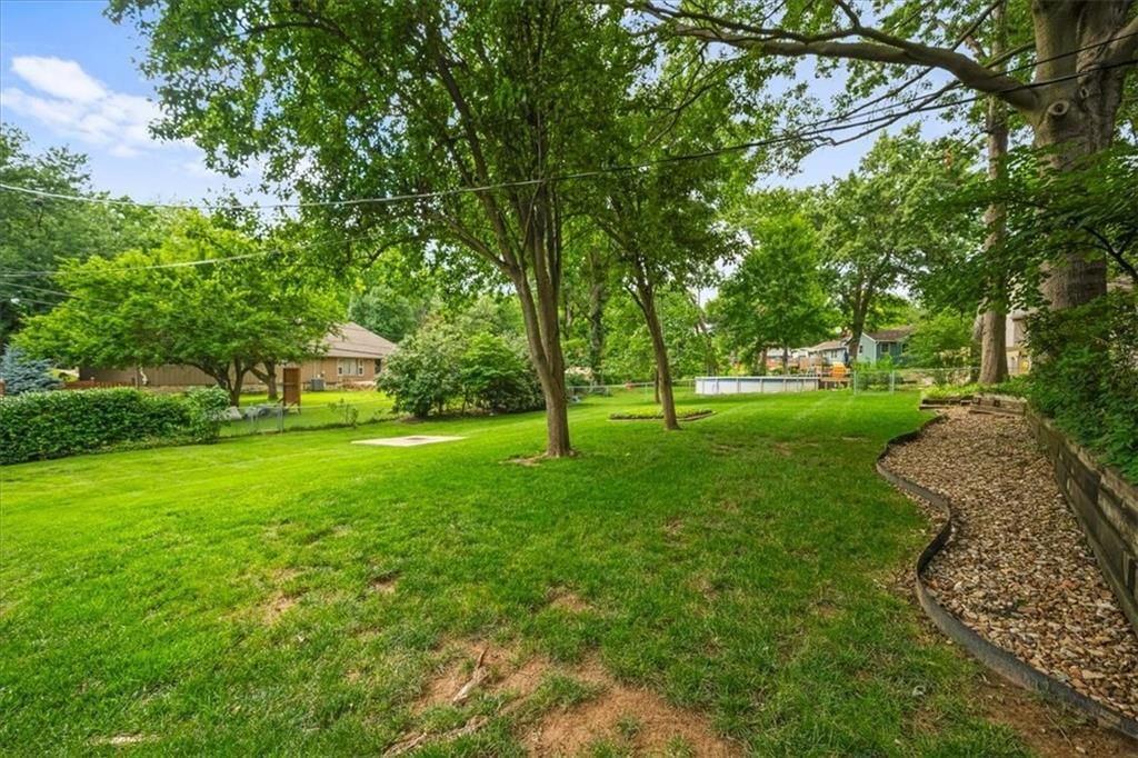 8622 Broadmoor Street — photo 29
