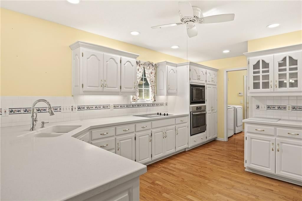 3005 Hirter Drive — photo 10