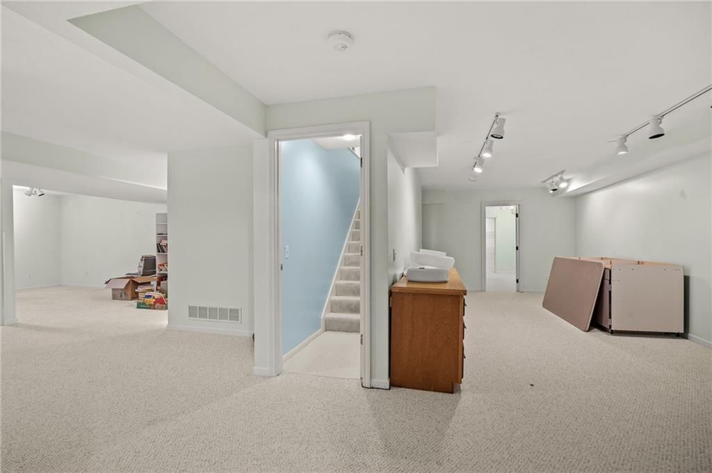 3005 Hirter Drive — photo 28