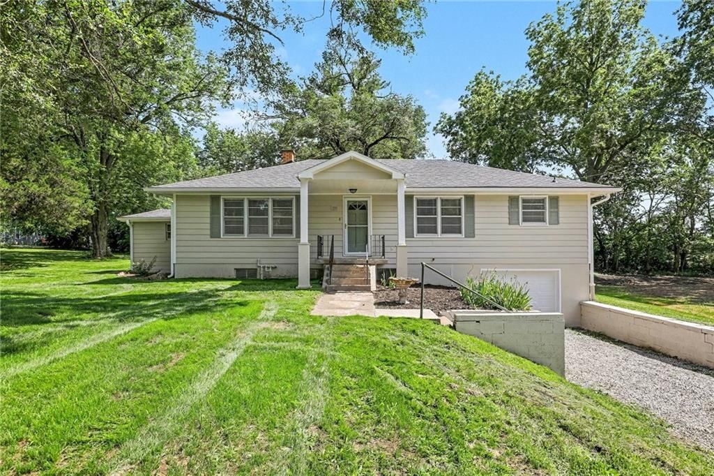 339 W Oak Street — photo 3