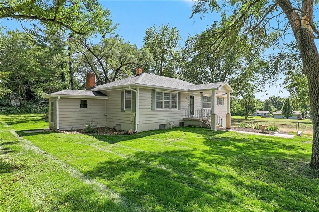 339 W Oak Street — photo 4