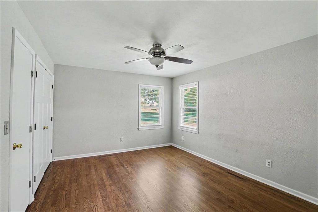 339 W Oak Street — photo 14