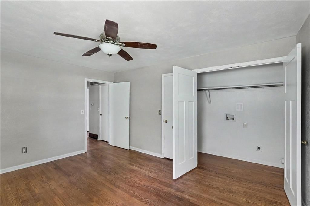 339 W Oak Street — photo 15