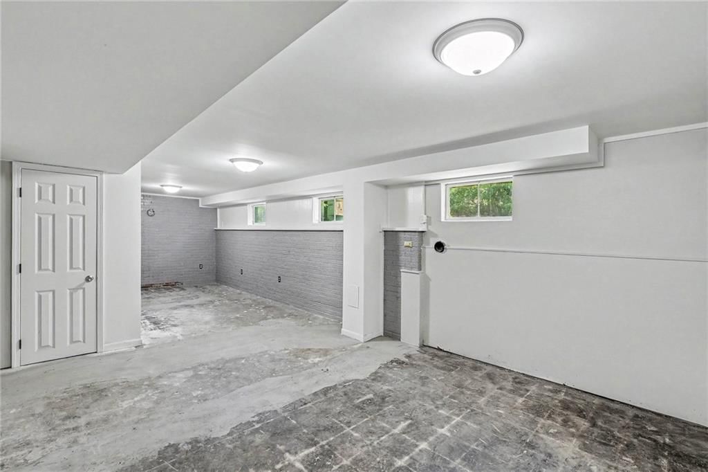 339 W Oak Street — photo 21