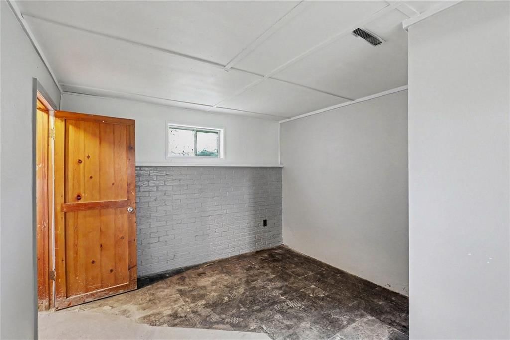 339 W Oak Street — photo 23