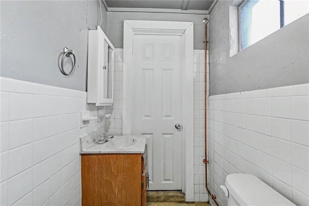 339 W Oak Street — photo 24