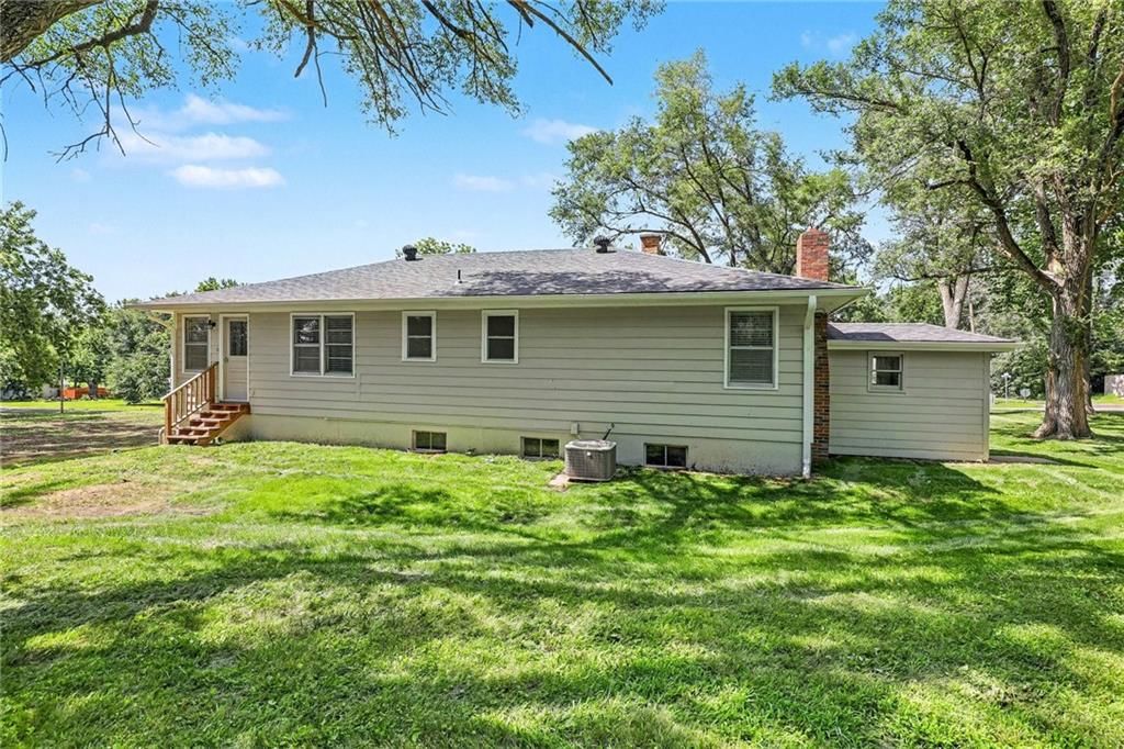 339 W Oak Street — photo 26