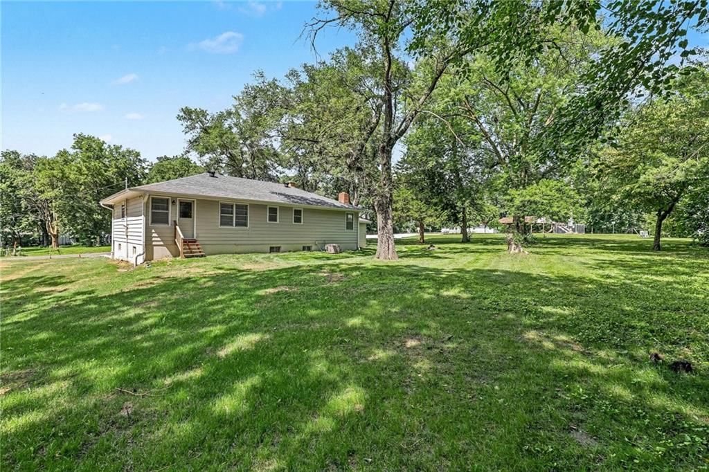 339 W Oak Street — photo 27