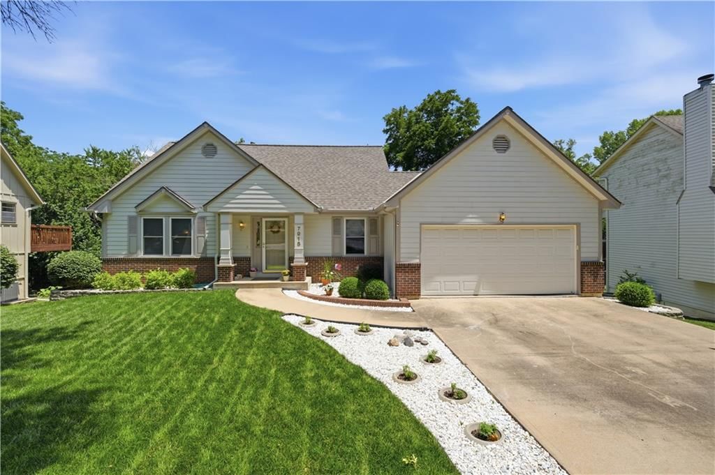 7915 Woodstone Street — photo 1