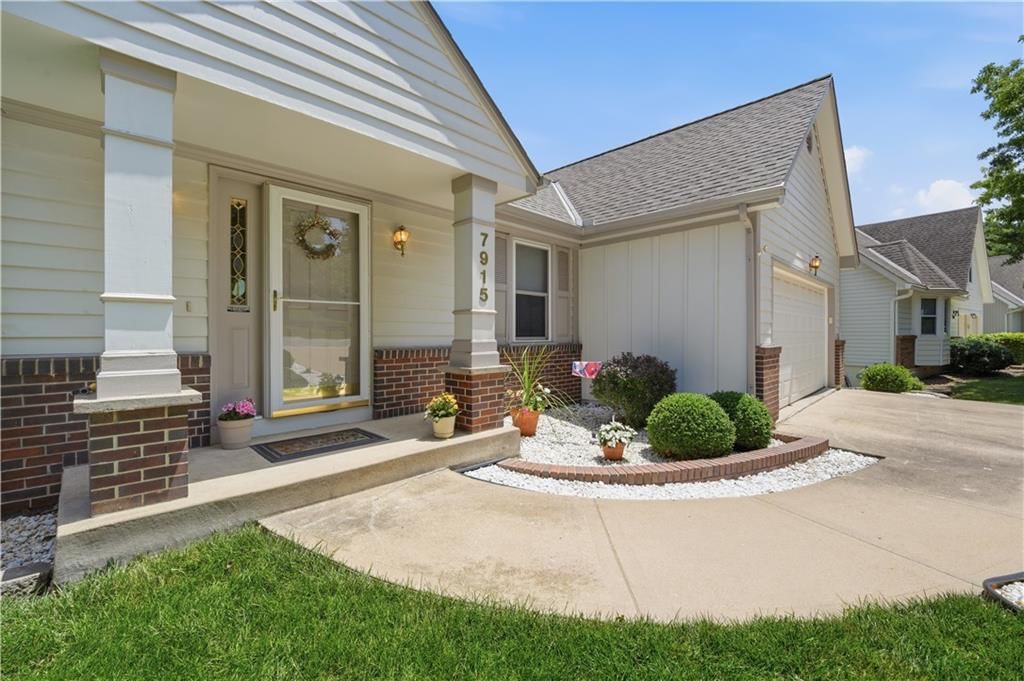 7915 Woodstone Street — photo 6
