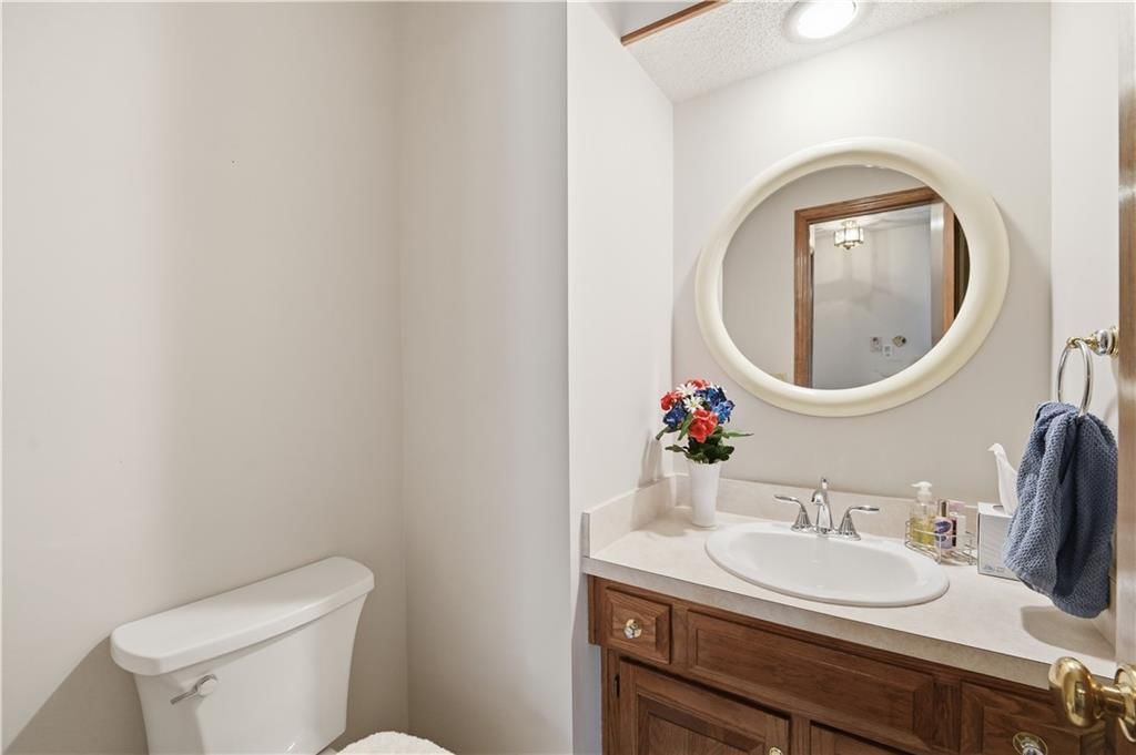 7915 Woodstone Street — photo 26