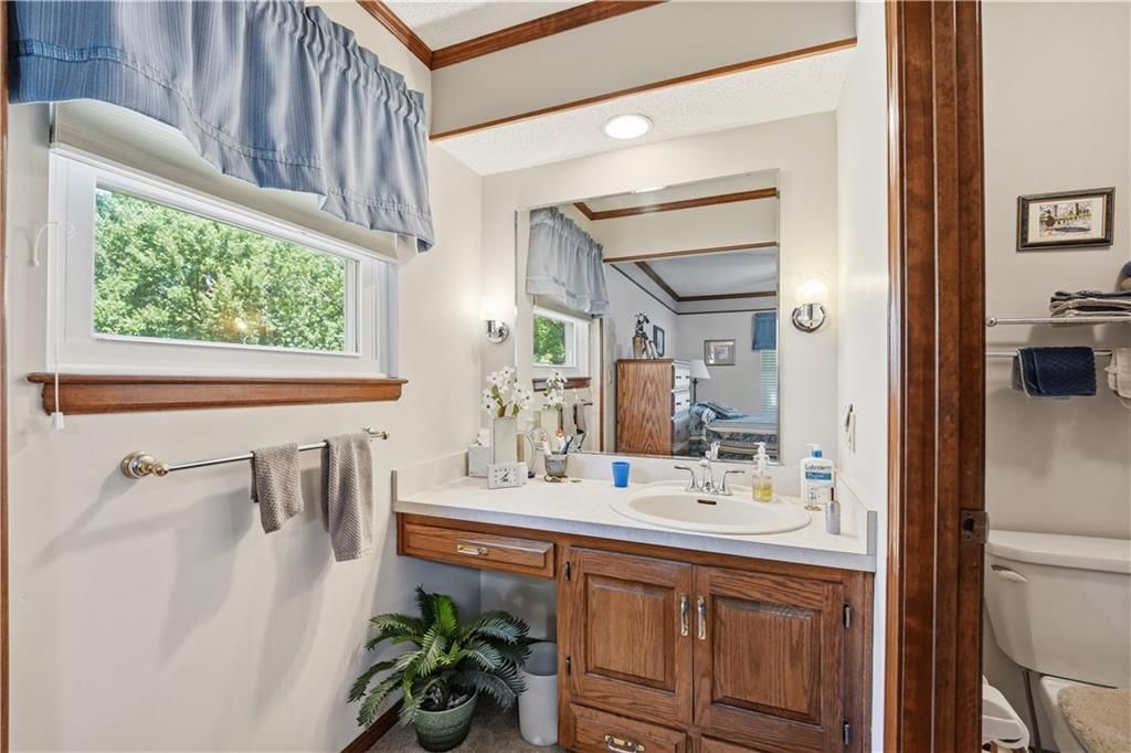 7915 Woodstone Street — photo 30