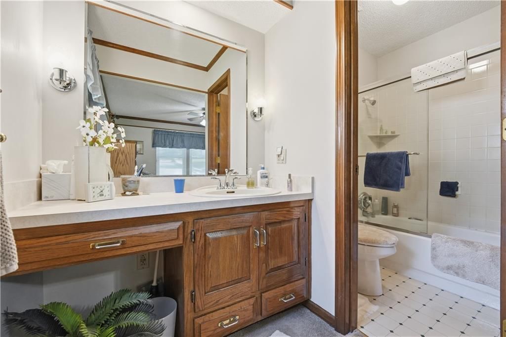 7915 Woodstone Street — photo 31