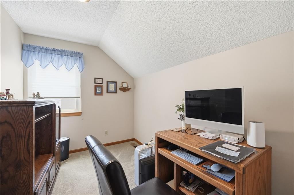 7915 Woodstone Street — photo 37