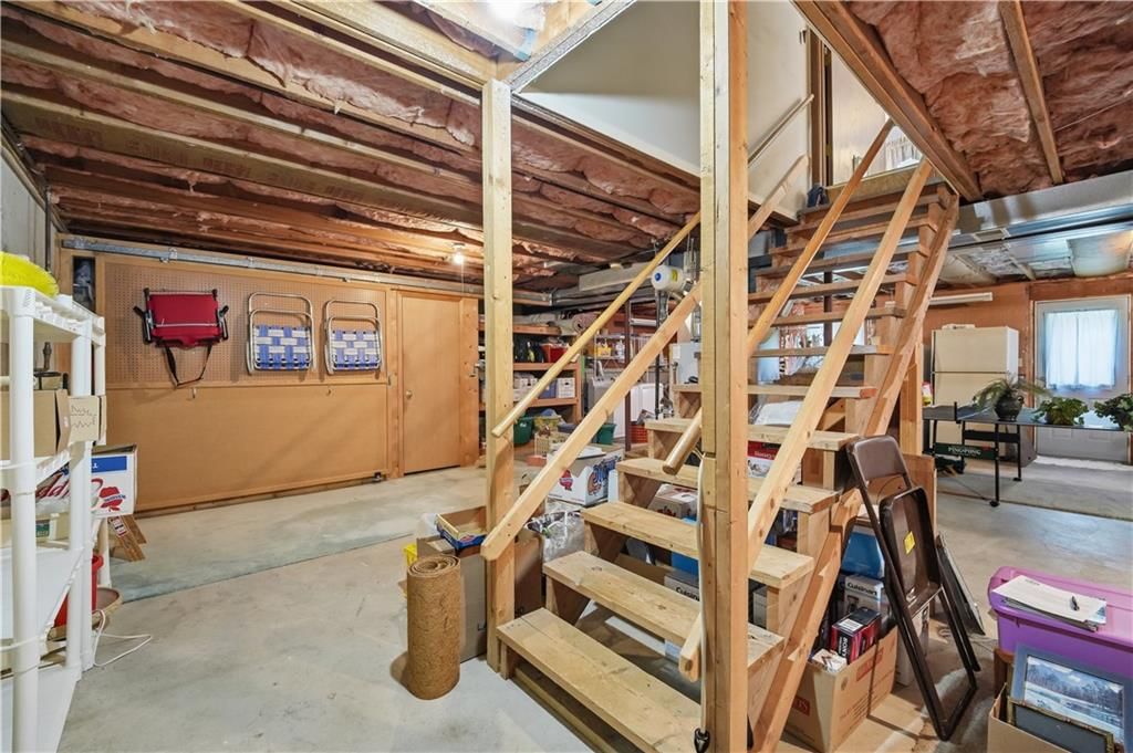 7915 Woodstone Street — photo 46