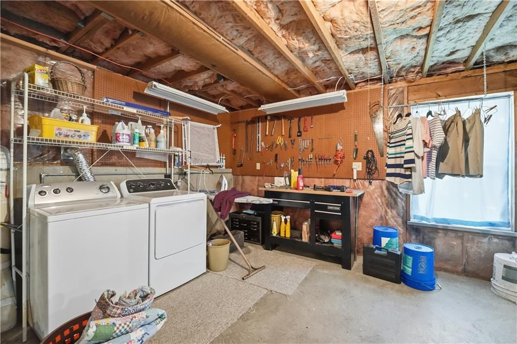 7915 Woodstone Street — photo 49