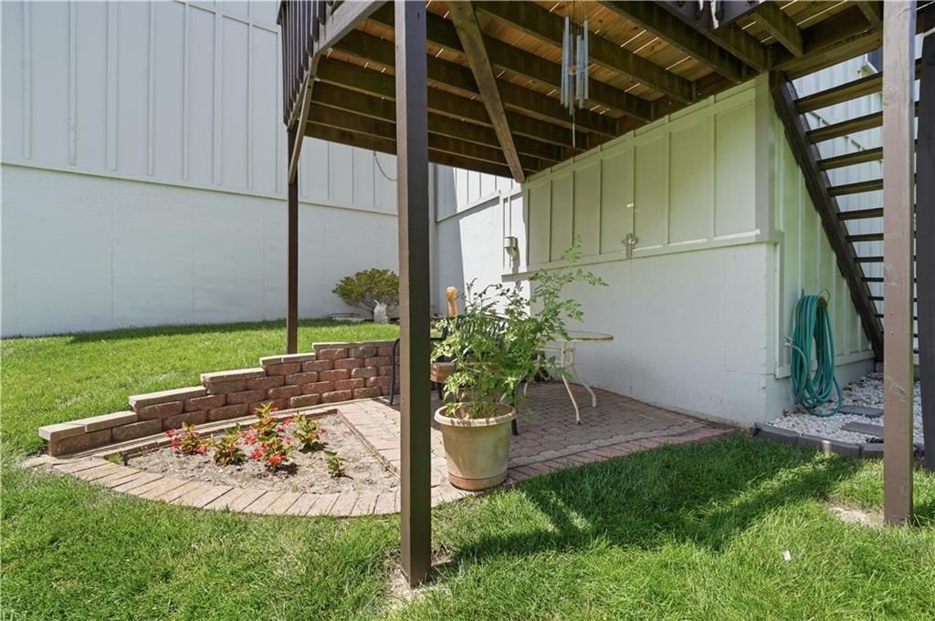 7915 Woodstone Street — photo 55