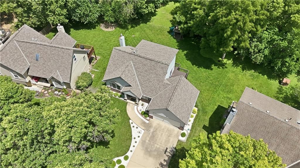 7915 Woodstone Street — photo 64