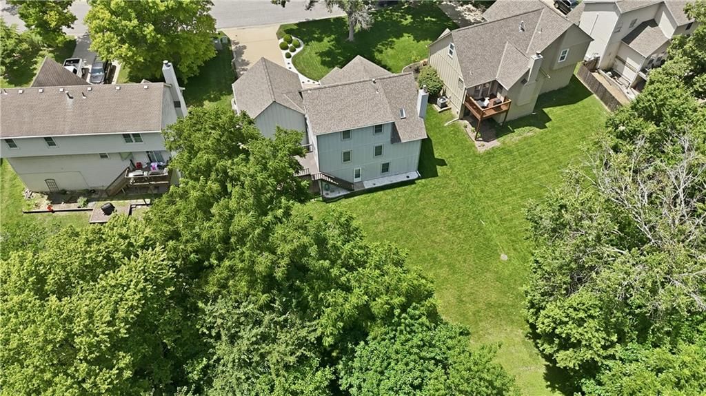 7915 Woodstone Street — photo 66