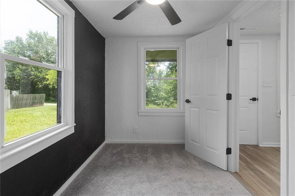 Photo 6 of 34 - 12901 E 61st Street