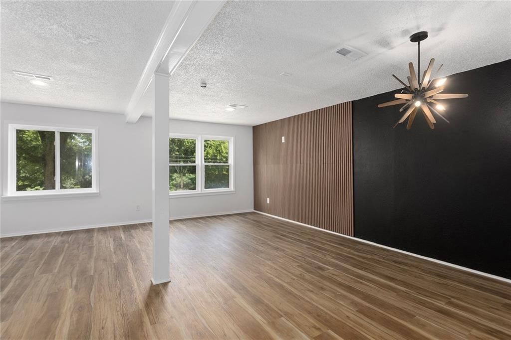 Photo 10 of 34 - 12901 E 61st Street