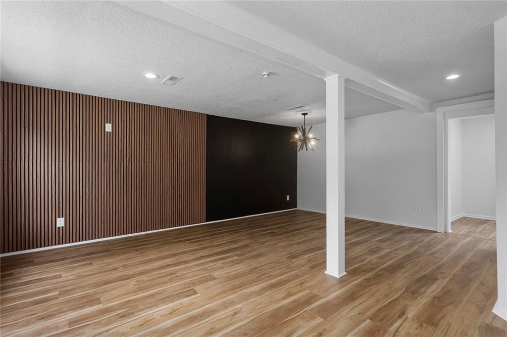 Photo 12 of 34 - 12901 E 61st Street