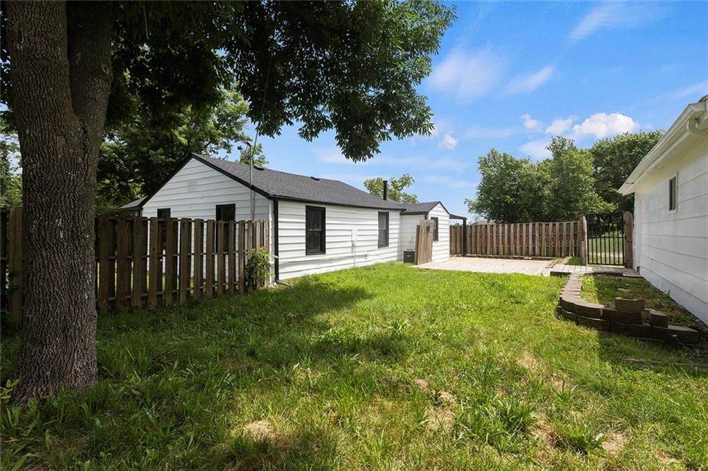 Photo 29 of 34 - 12901 E 61st Street