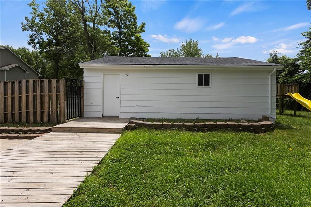 Photo 32 of 34 - 12901 E 61st Street
