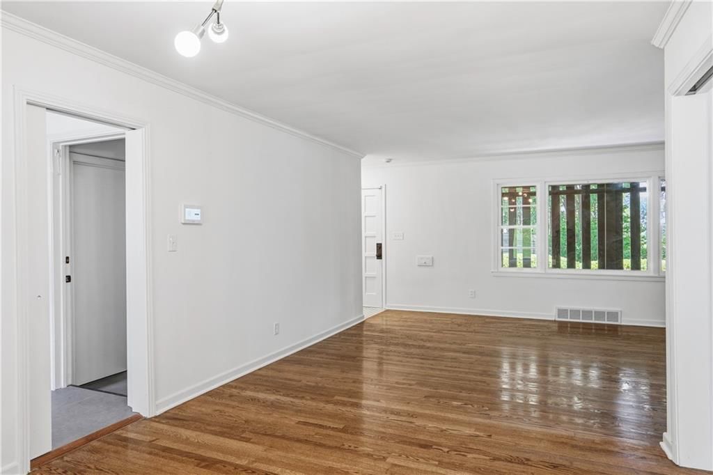 7806 Campbell Street — photo 9