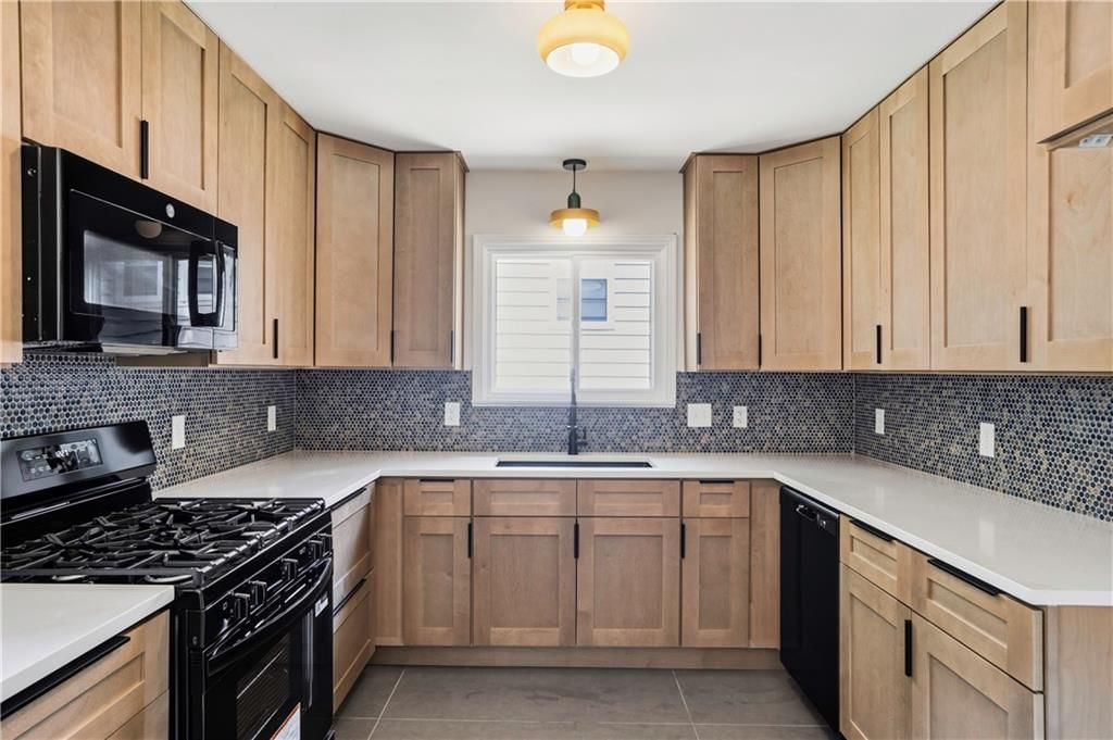7806 Campbell Street — photo 15