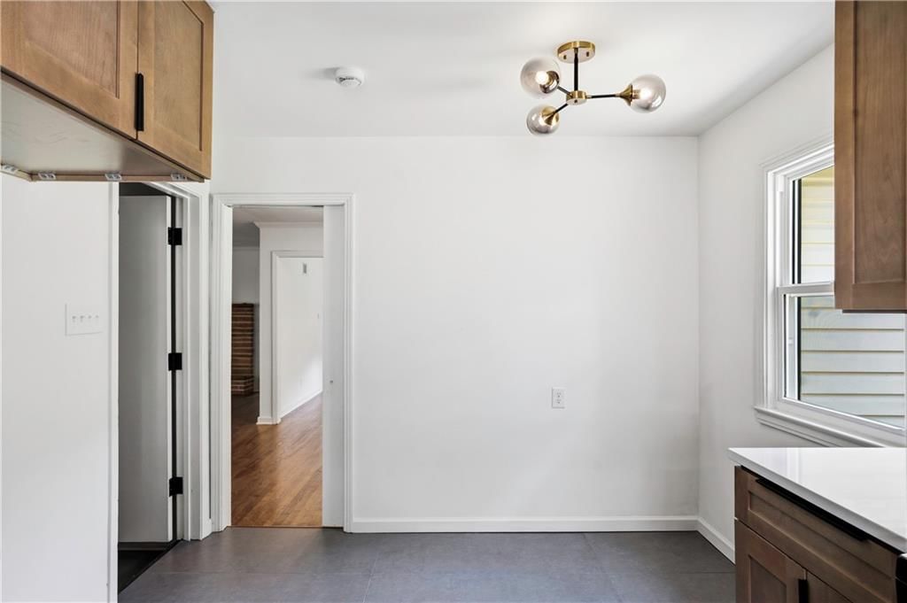 7806 Campbell Street — photo 17