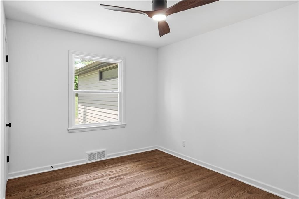 7806 Campbell Street — photo 26