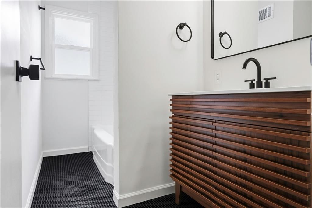 7806 Campbell Street — photo 30