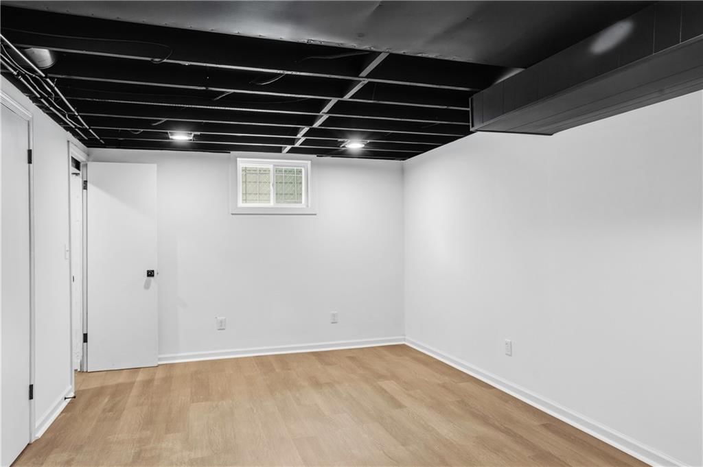 7806 Campbell Street — photo 37
