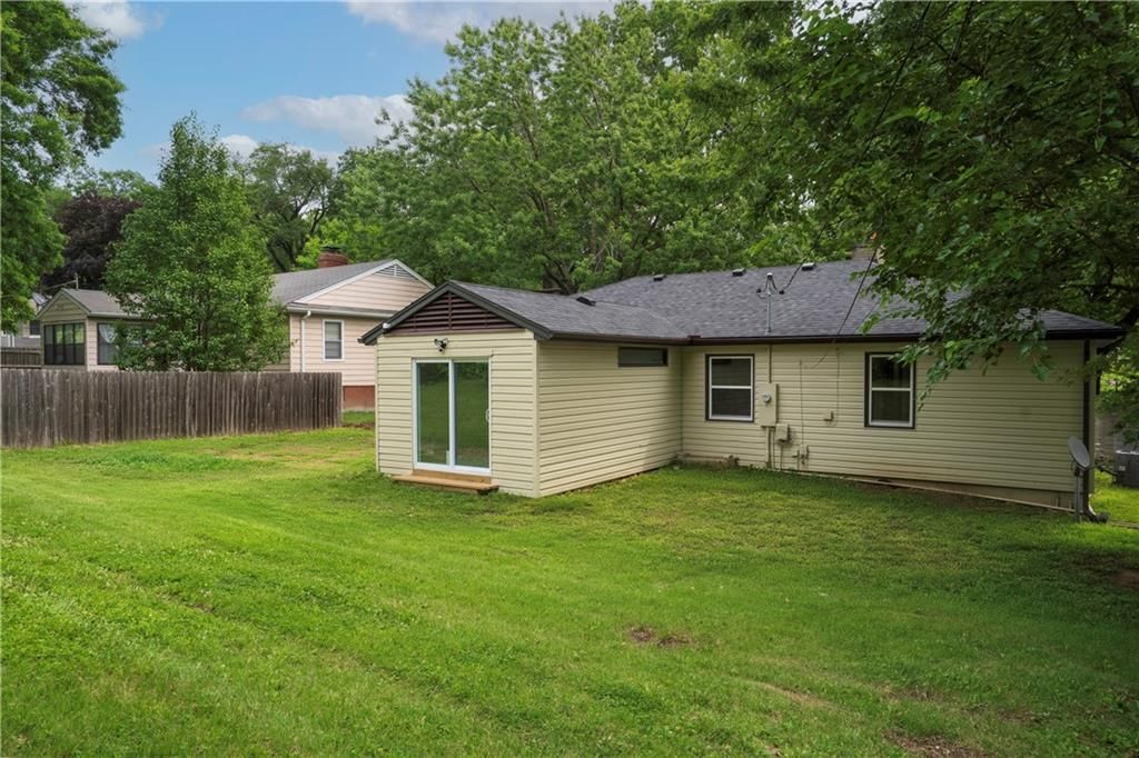 7806 Campbell Street — photo 44