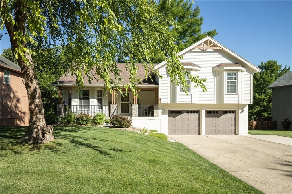 304 SE Brownfield Drive — photo 1