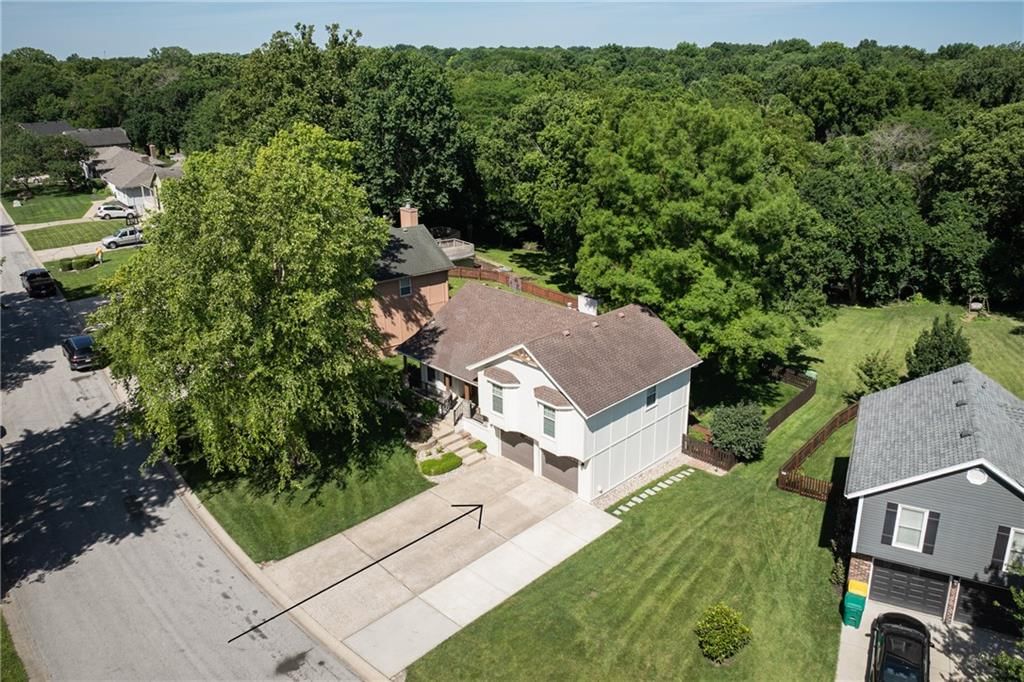 304 SE Brownfield Drive — photo 4