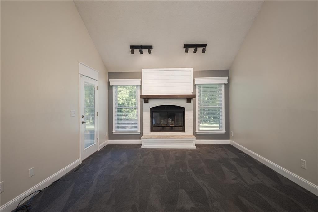 304 SE Brownfield Drive — photo 10