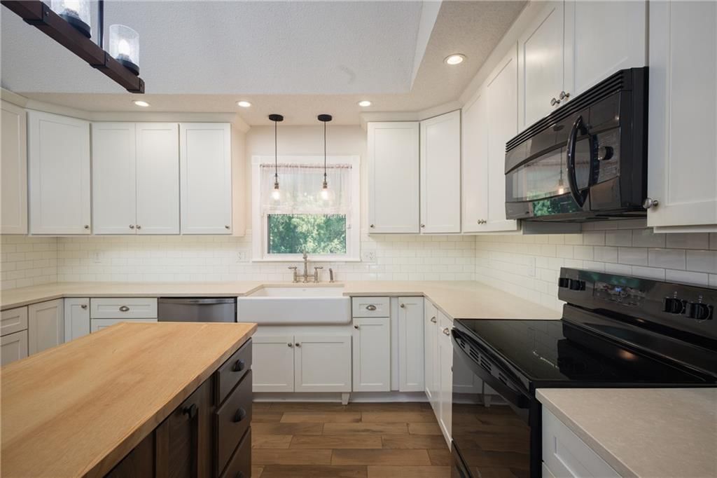 304 SE Brownfield Drive — photo 16