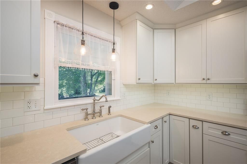 304 SE Brownfield Drive — photo 18