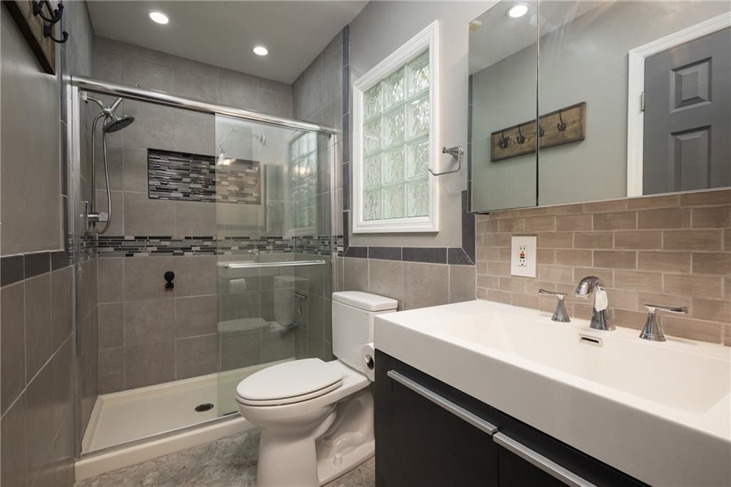 304 SE Brownfield Drive — photo 22