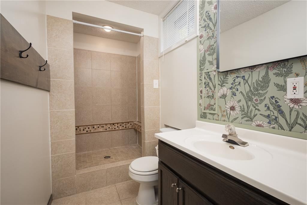 304 SE Brownfield Drive — photo 32