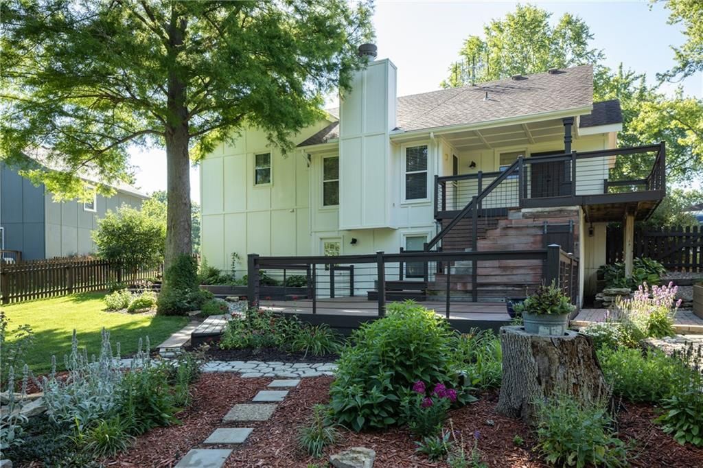 304 SE Brownfield Drive — photo 41