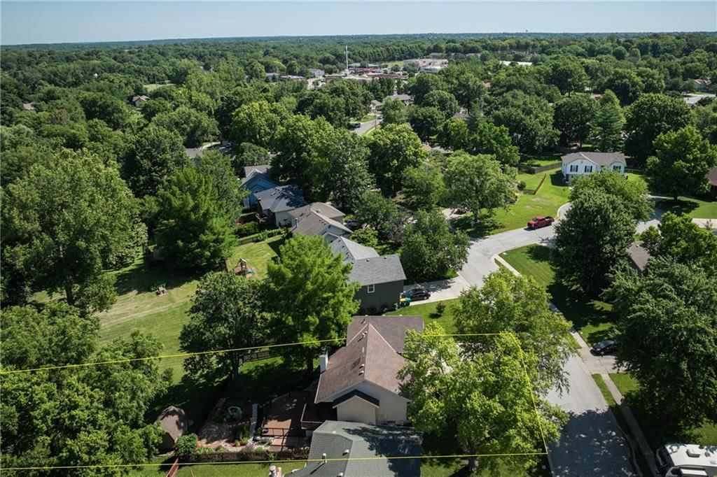 304 SE Brownfield Drive — photo 49